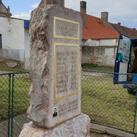 Renovace památníku ze Sliveneckého mramoru