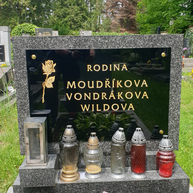 Skleněná deska realizace Pavel Tošnar Kamenictví