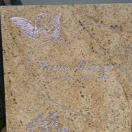 Hřbitovní motiv anděla ve stříbře- písmo - kameník Pavel Tošnar