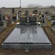 Dvojhrob Vahlovice - Kamenictví Tošnar